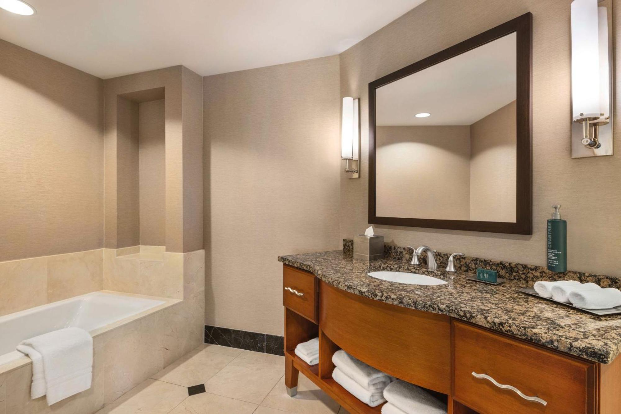 Hilton Philadelphia City Avenue Εξωτερικό φωτογραφία